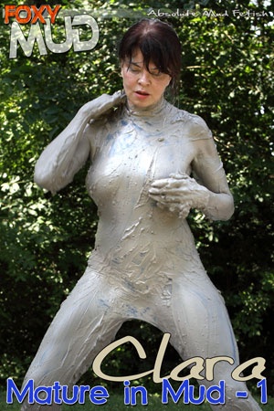 Clara - Mature in mud 1