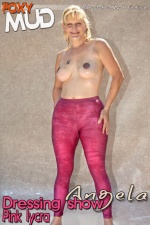 Dressing show - pink lycra